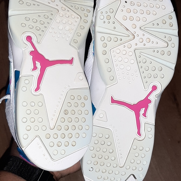 Jordan's 6 size 1 kids - Picture 5 of 6